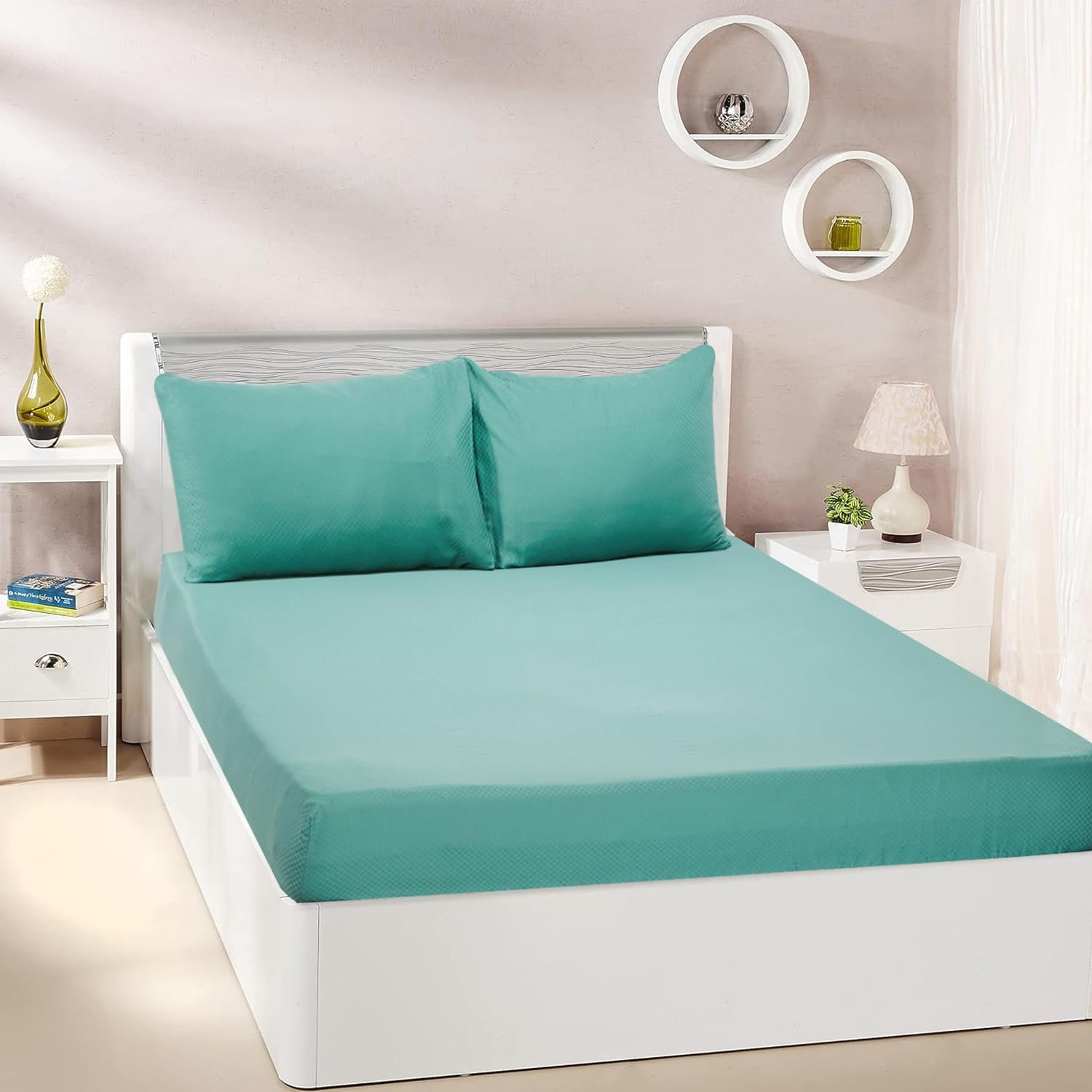 amazon basics 300 TC 100% Cotton Sateen Weave Fitted Bedsheet Set with 2 Pillow Covers | King Size (Green)